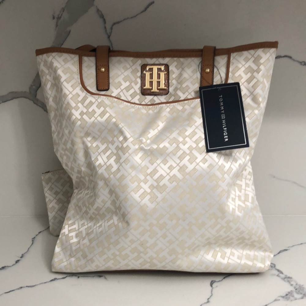 NEW! White Tommy Hilfiger tote bag with pouch!